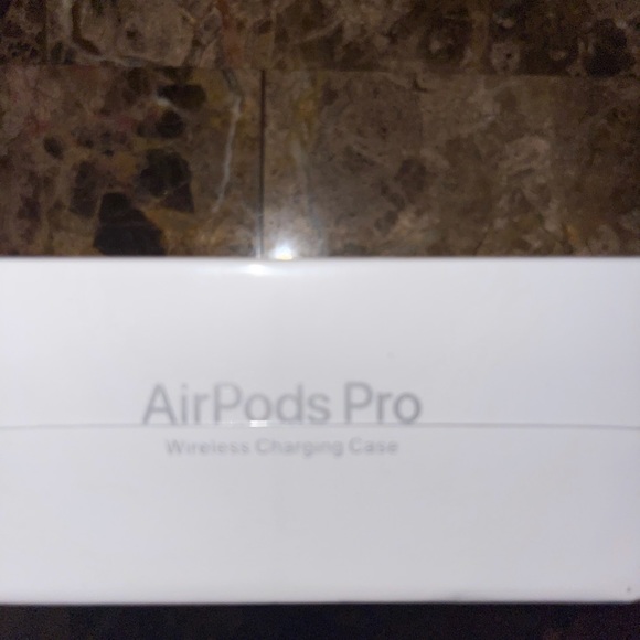 AirPods Pro - Picture 3 of 5